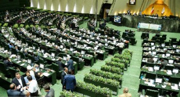 نمایندگان مجلس ایران می گویند تذکرات رهبری را با دل و جان می پذیرند