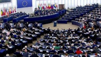 پارلمان اروپا خواستار اعمال تحریم‌های بیشتر علیه مقامات ایران شد